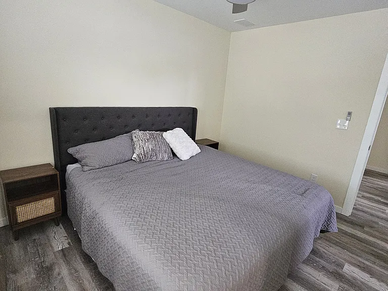 134 N Madison Ave — Photo 10
