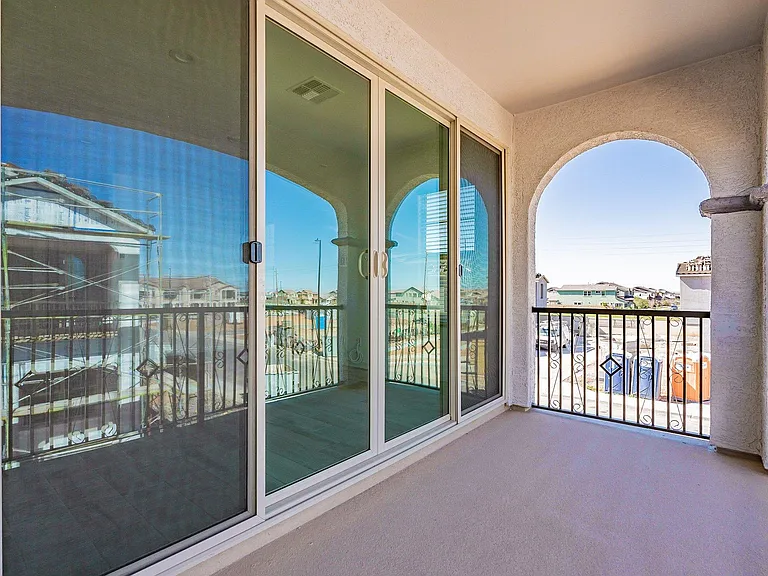 4042 E Amoroso Dr — Photo 27