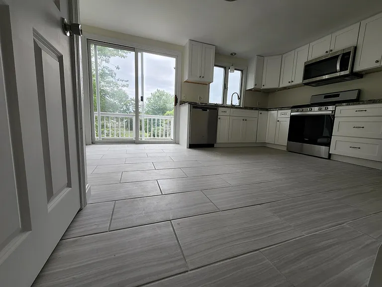 5 Hospital Rd — Photo 1
