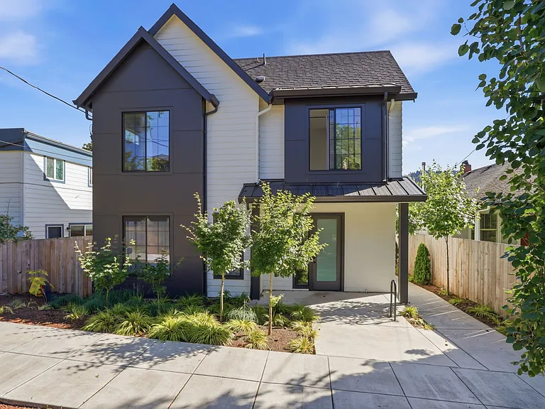 8480 N Willamette Blvd #3 — Photo 2