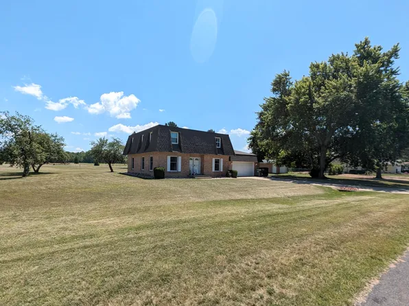 8839 Pine Ave, South Haven, MI 49090