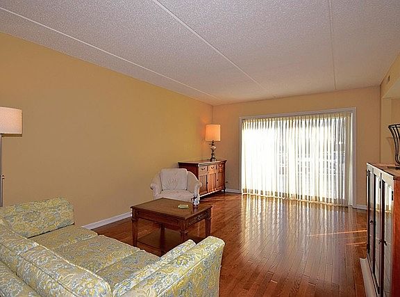 5th image of 7011 W Touhy Ave APT 209