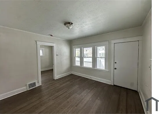 12403 Ferris Ave — Photo 6