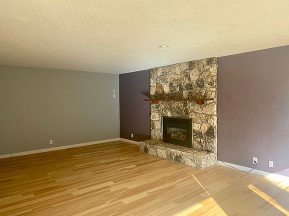 4th image of 73 N River Dr