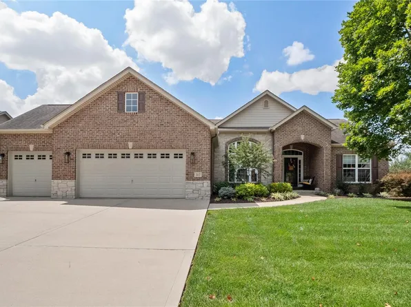 3117 Roan Hill Dr, Belleville, IL 62221