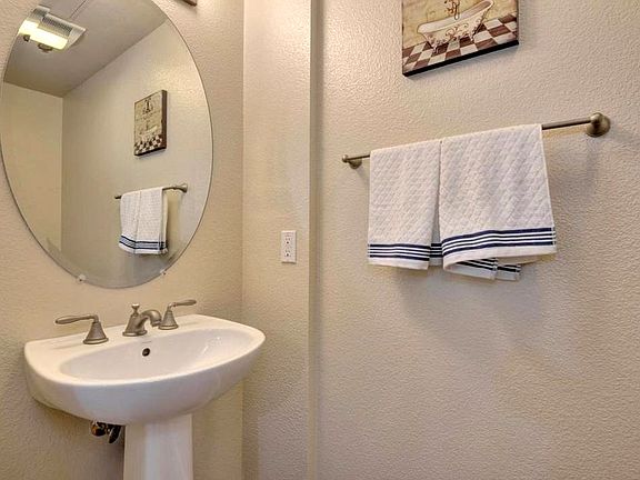 5th image of 1765 E Bayshore Rd #15