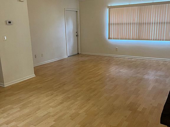 Living room dining room