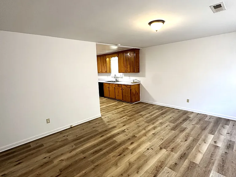 320 W Hampton Ave — Photo 4