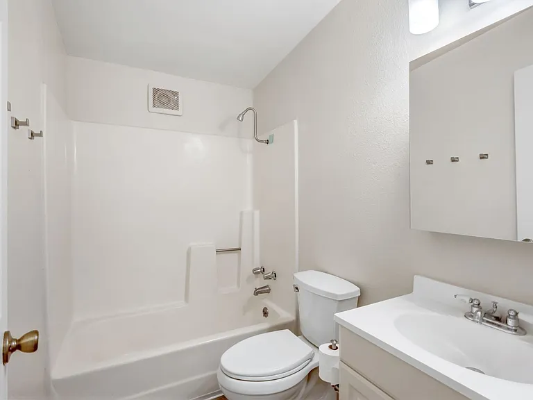 406 Scripps Dr — Photo 6