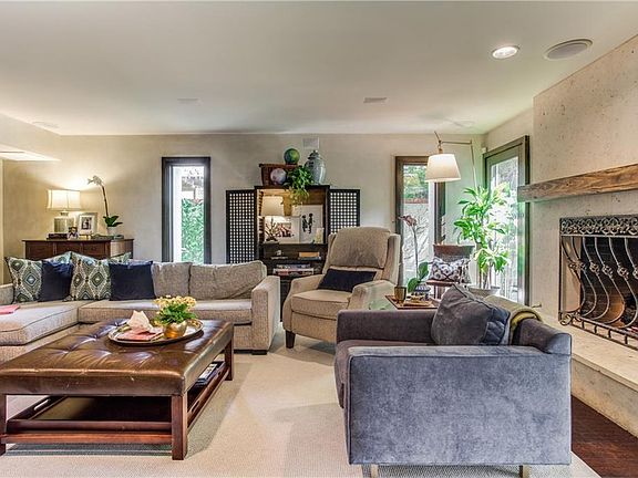 5th image of 4557 S Versailles Ave