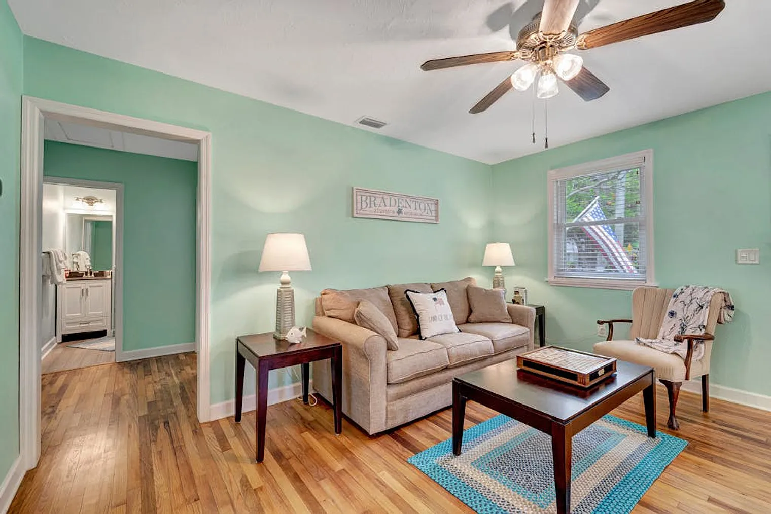 3 bed, 2.0 bath, 1603 sqft, $3,135 — Photo 3