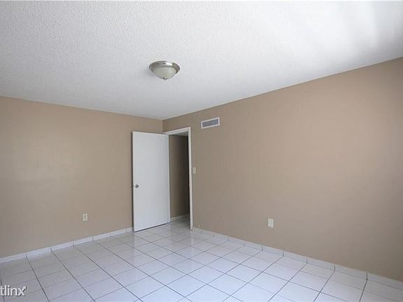 5th image of 8250 Byron Ave APT 201
