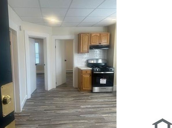 79 Passaic St #2R