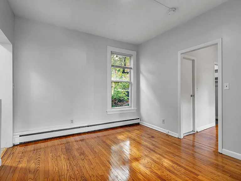 350 Elm St — Photo 5
