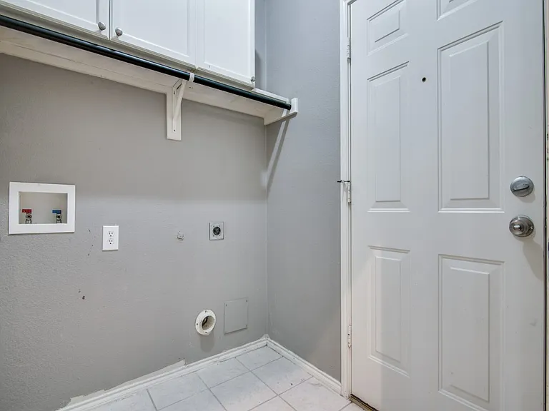 10120 Cherry Hill Ln — Photo 22
