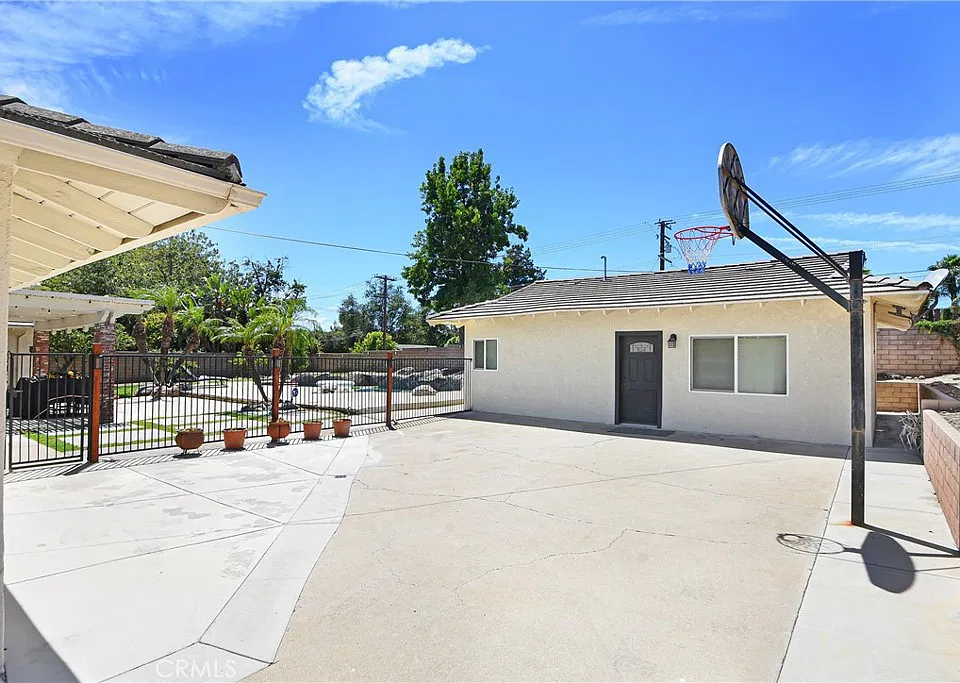 1913 N Vallejo Way #B