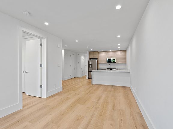 4th image of 4445 18th St #4443