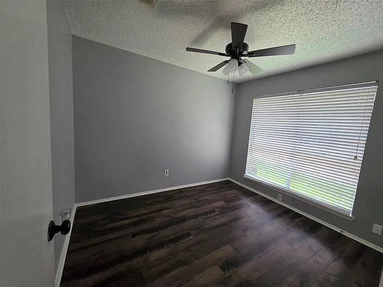 1115 Rock Canyon Dr — Photo 11