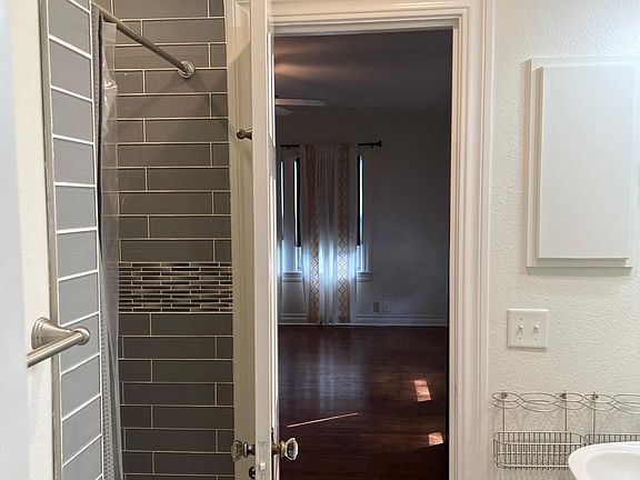 5th image of 4409 Birchman Ave