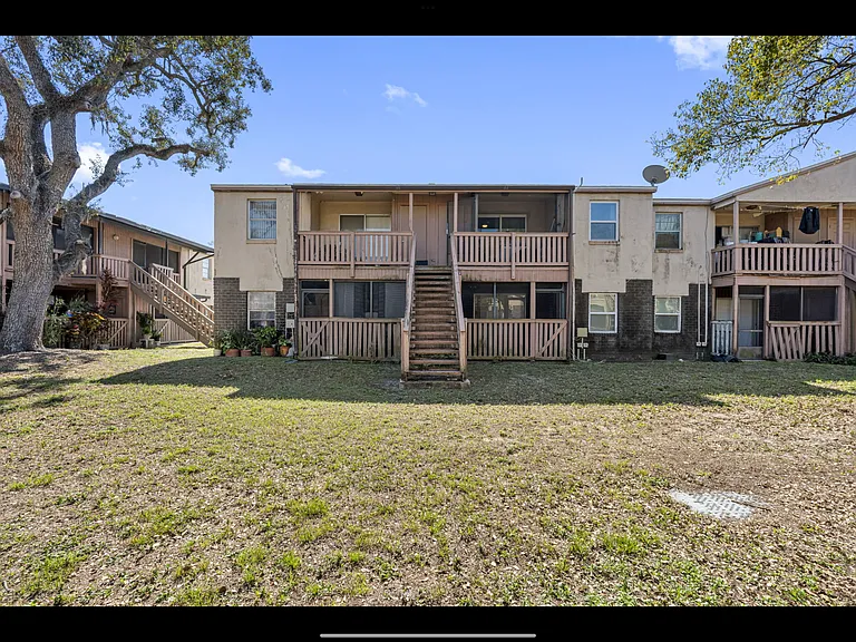 9007 Westchester Cir #B — Photo 14