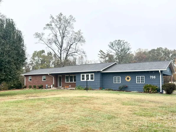 706 Kincaid Cir SW, Lenoir, NC 28645