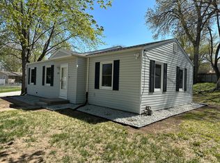 782 Cole Creek Cir, Omaha, NE 68114