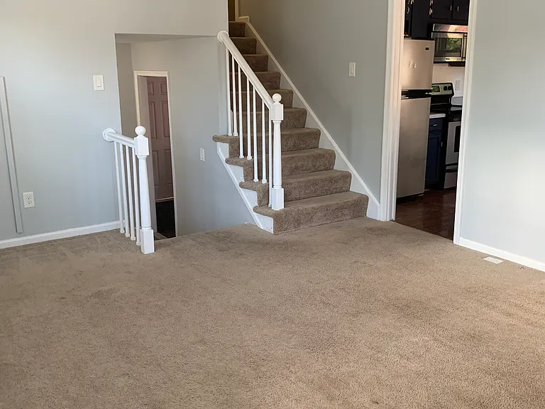347 Green Meadows Dr — Photo 4