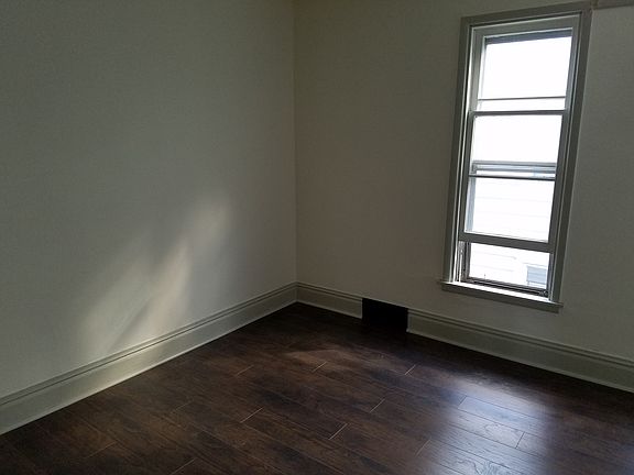 4th image of 1703 8th St #2
