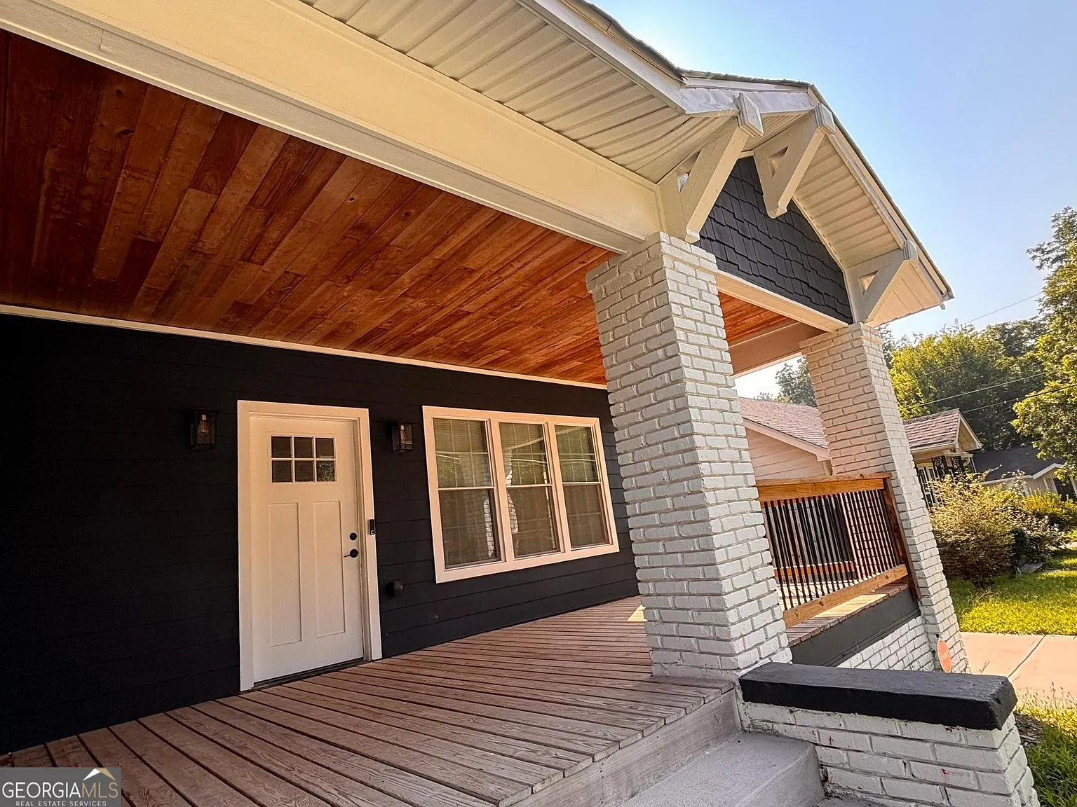 3 bed, 2.0 bath, $2,100 — Photo 4