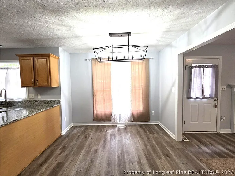 910 Foxhunt Ln — Photo 11