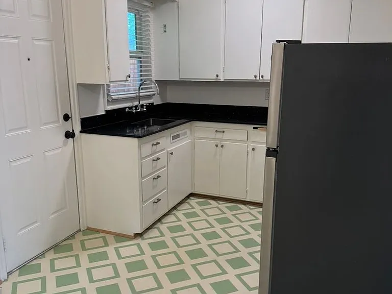 2400 N Killingsworth St — Photo 10