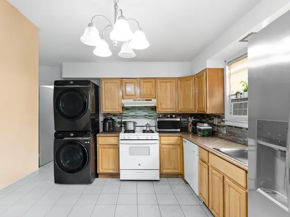 555 61st Street image 1 of 29