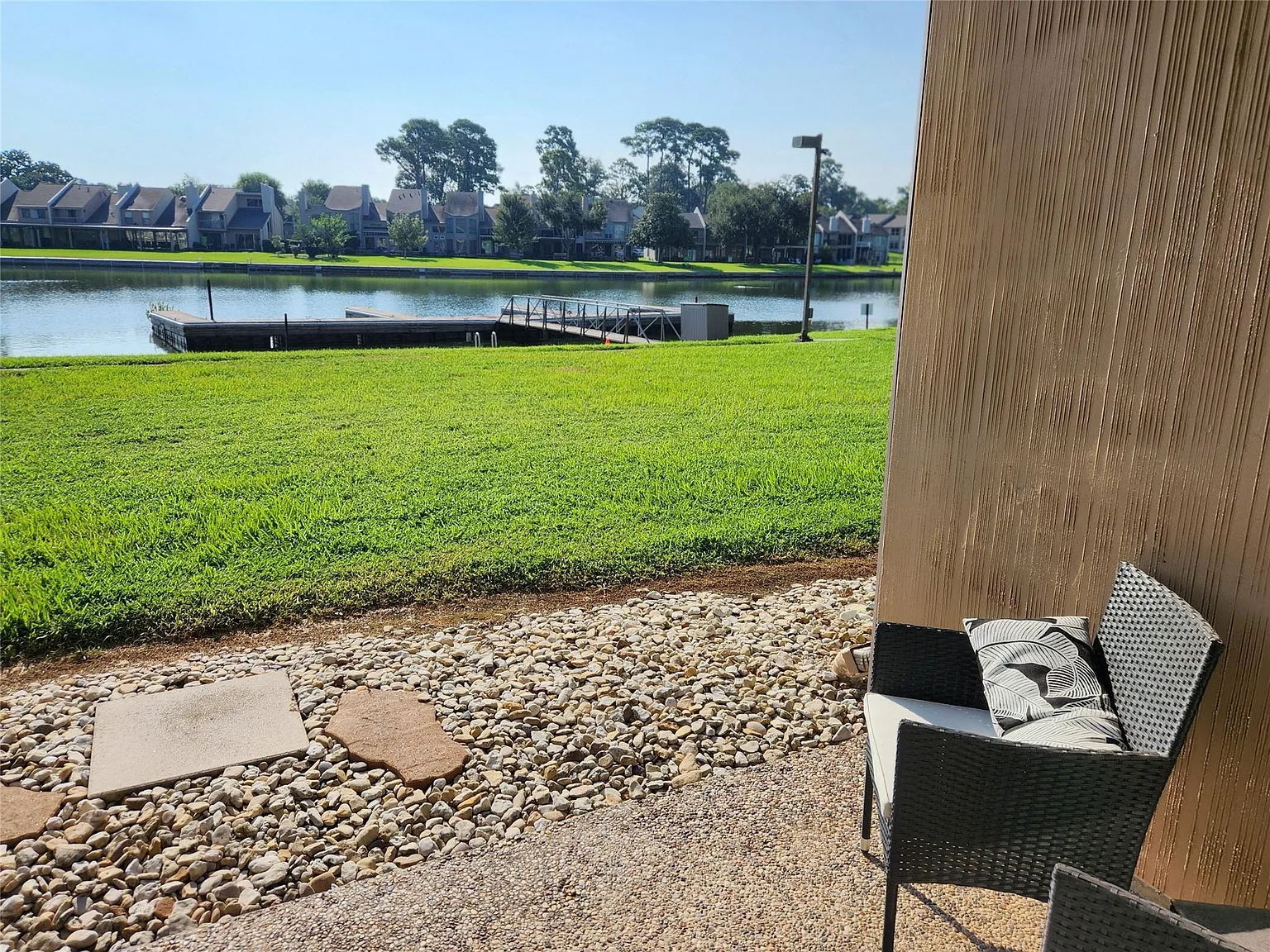 1 bed, 1.0 bath, 680 sqft, $1,800 — Photo 3