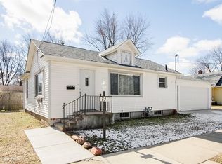 621 May St, Elgin, IL 60120