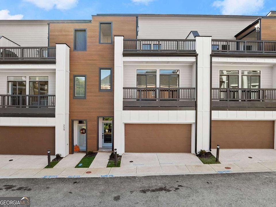 1st image of 330 Clarendon Ct