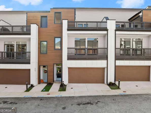 330 Clarendon Ct, Gainesville, GA 30501