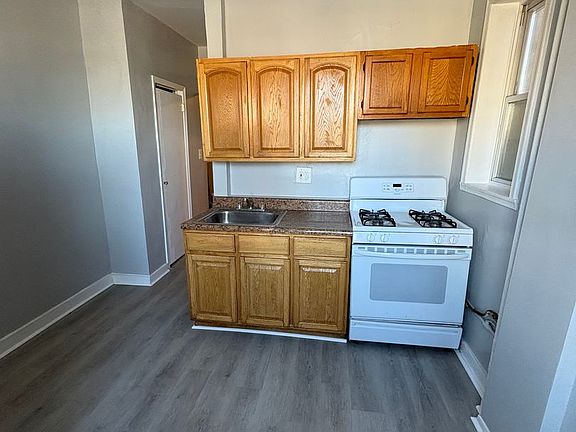 4th image of 41 Linden St APT 1S