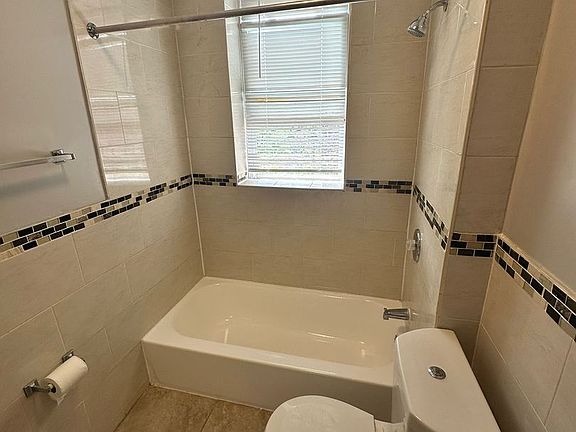 4th image of 10 Summit St APT 10