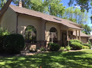 1111 Hollybrook Dr #01, Wayzata, MN 55391