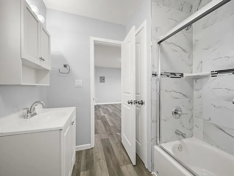 6515-6521 S Avalon Blvd — Photo 9