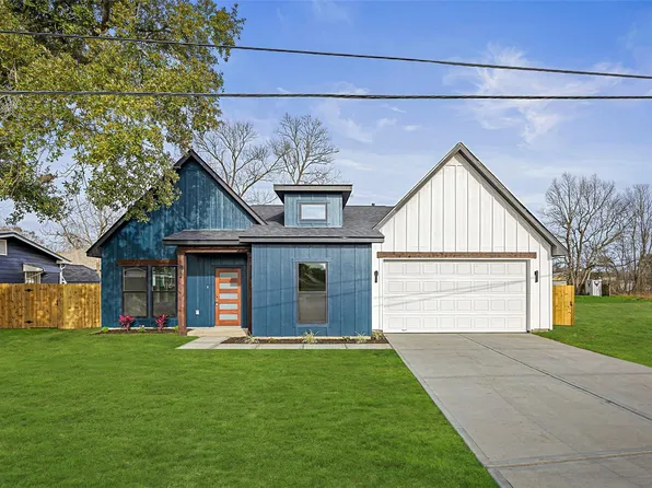 1807 Waco St, Dayton, TX 77535