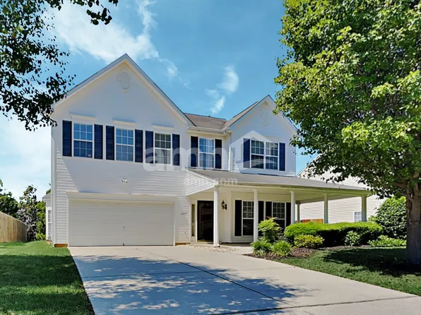 6828 Championship Dr, Whitsett, NC 27377