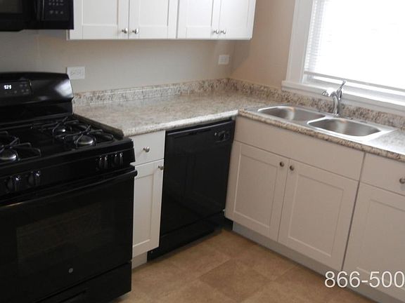 5th image of 9630 S Forest Ave Unit 2