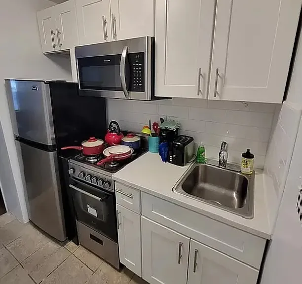347 W 29th St #7 — Photo 2