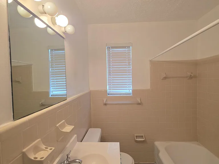 2931 Saint Johns Ave #4 — Photo 7