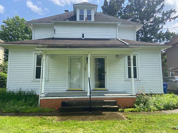 3rd image of 7426 Broadwyn Dr