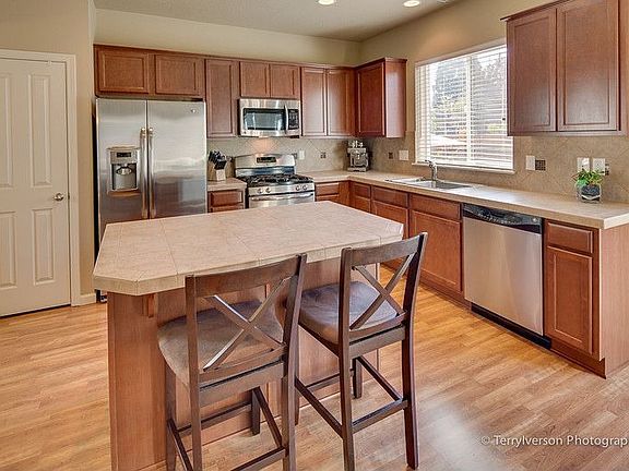 4th image of 304 NW Camp Ireland St