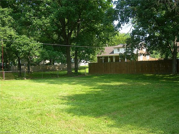 4th image of 3811 Ravenwood Dr SE
