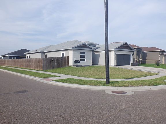 3rd image of 9450 Royal Oak Dr