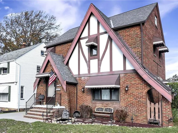 7716 Deerfield Dr, Parma, OH 44129